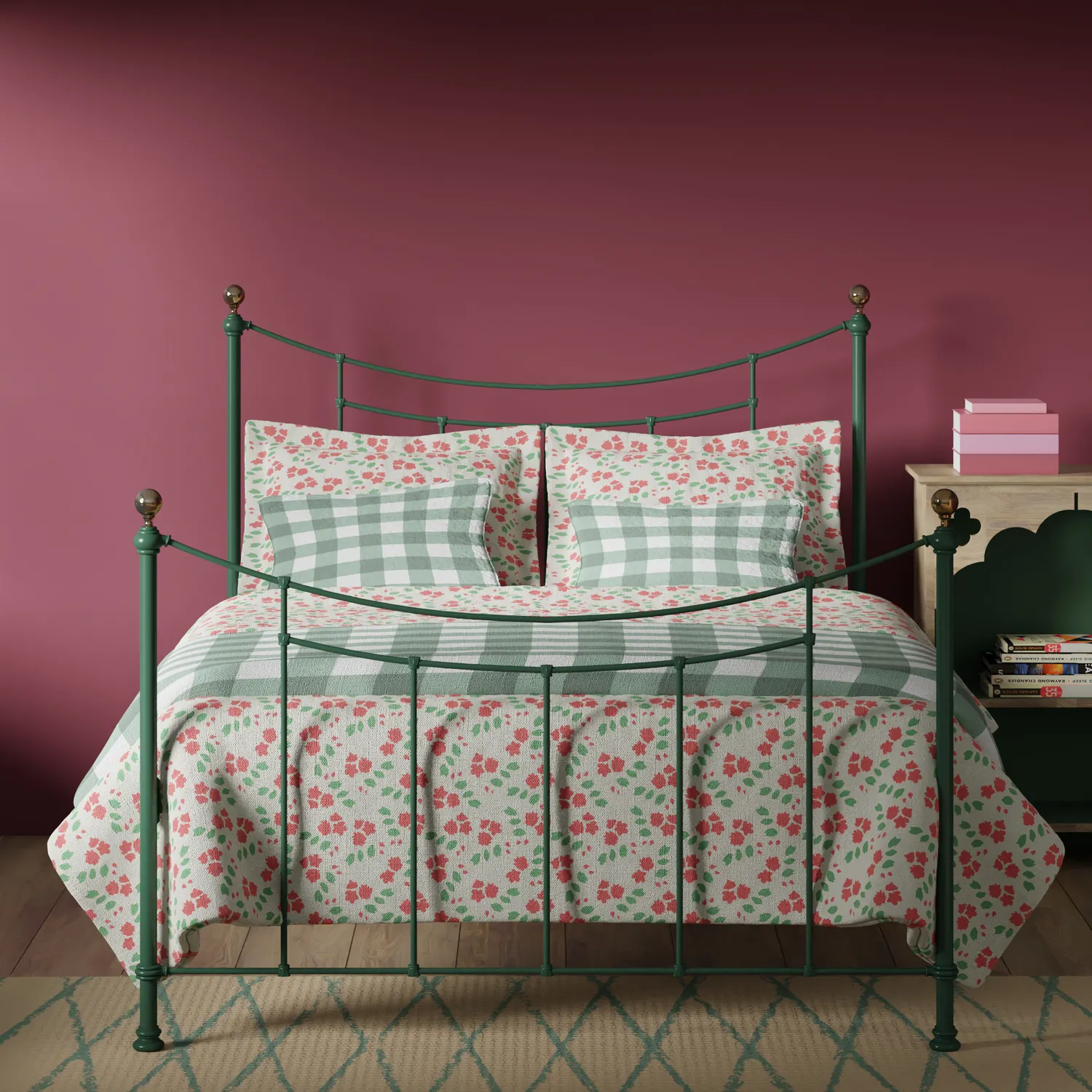 Virginia iron bed - Image pink and green bedroom