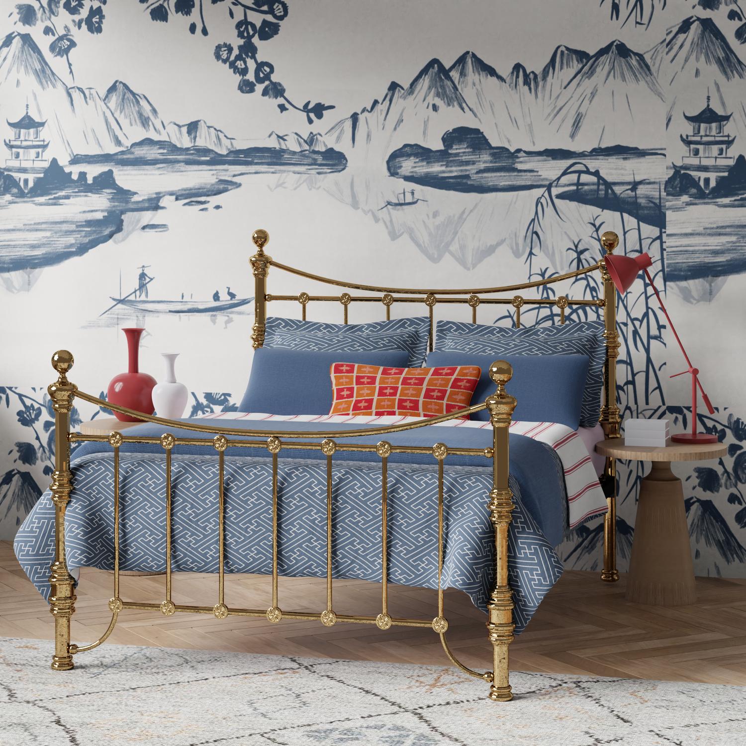 Arran brass bed - Image blue linens