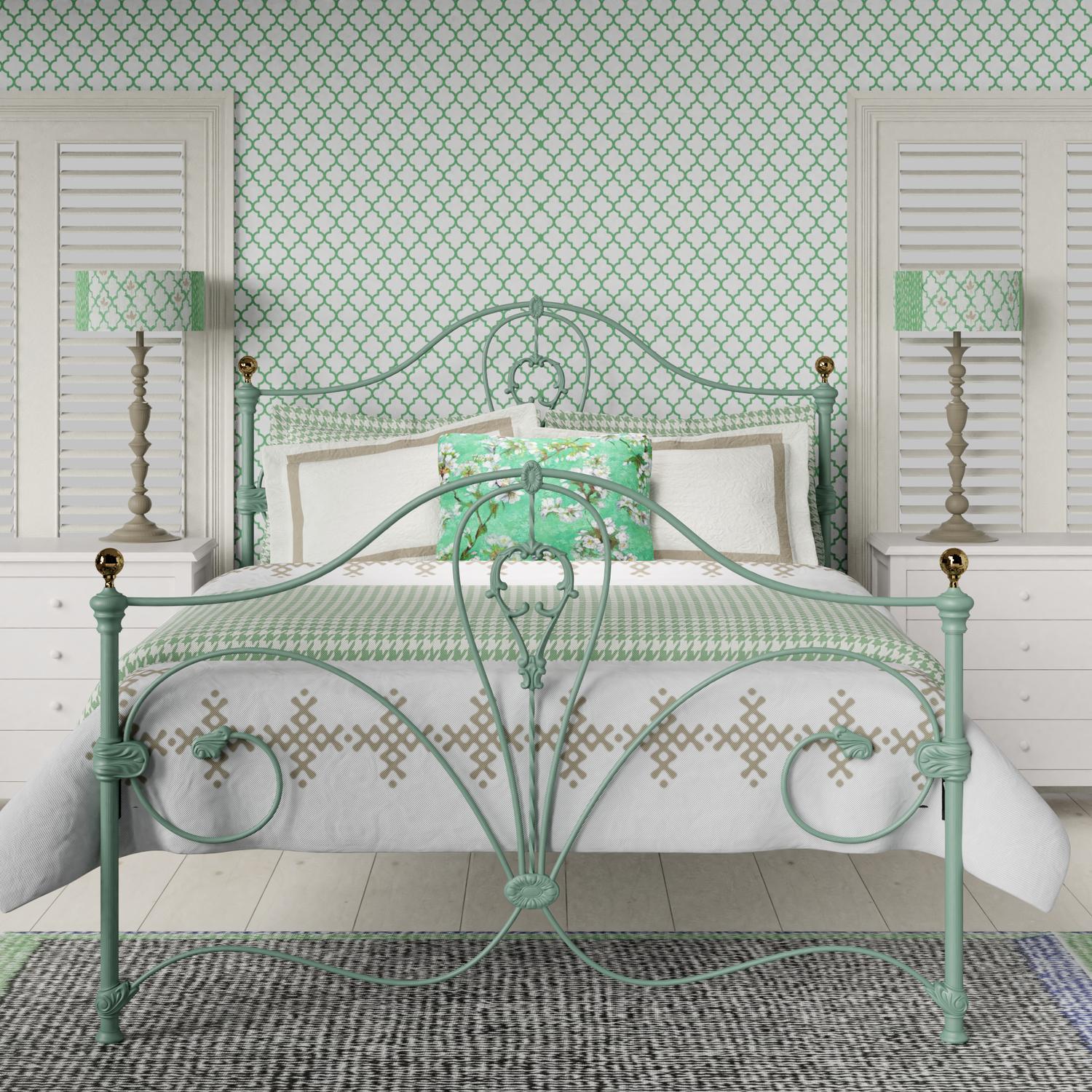Melrose iron bed - Image green white