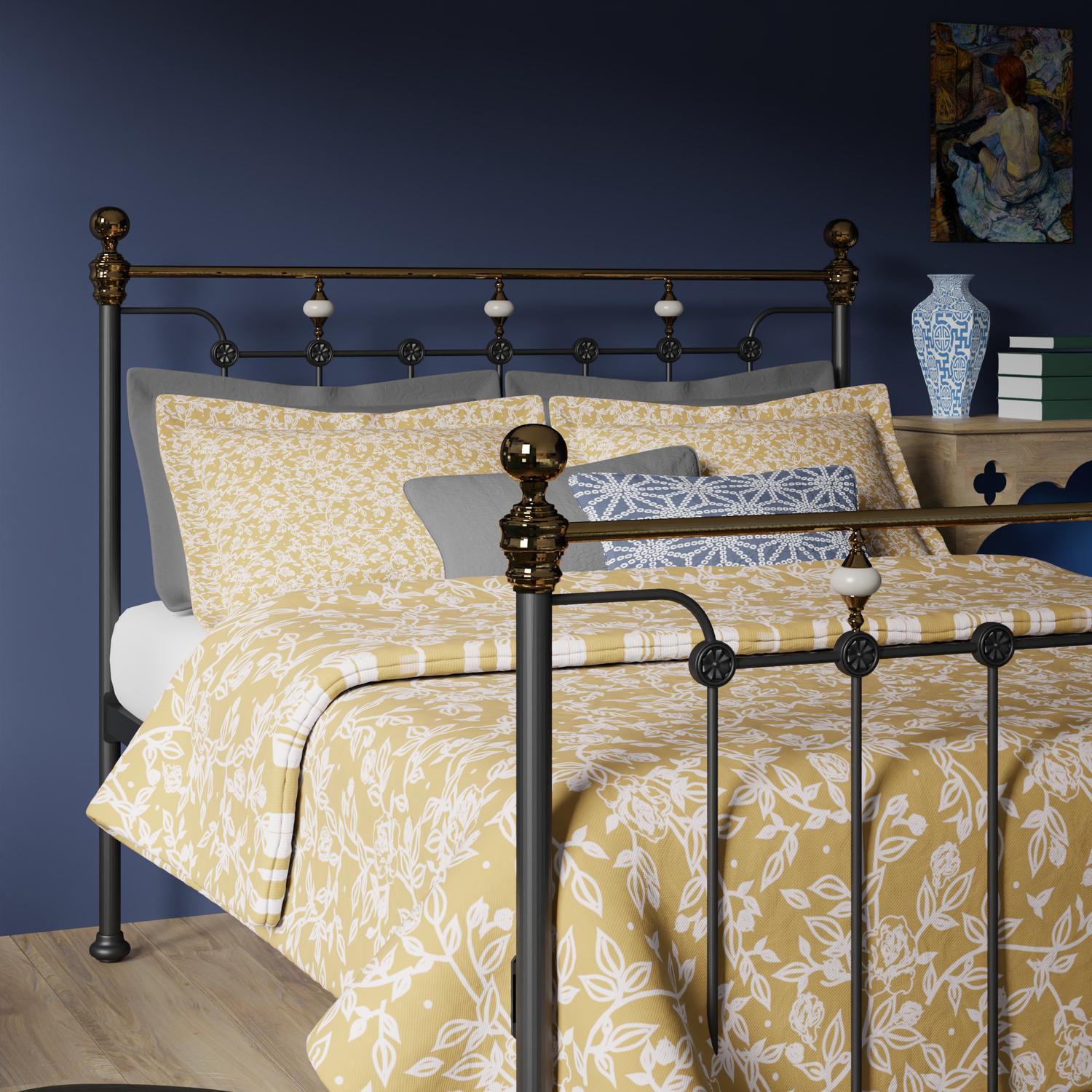 Glenholm iron bed - Image blue yellow