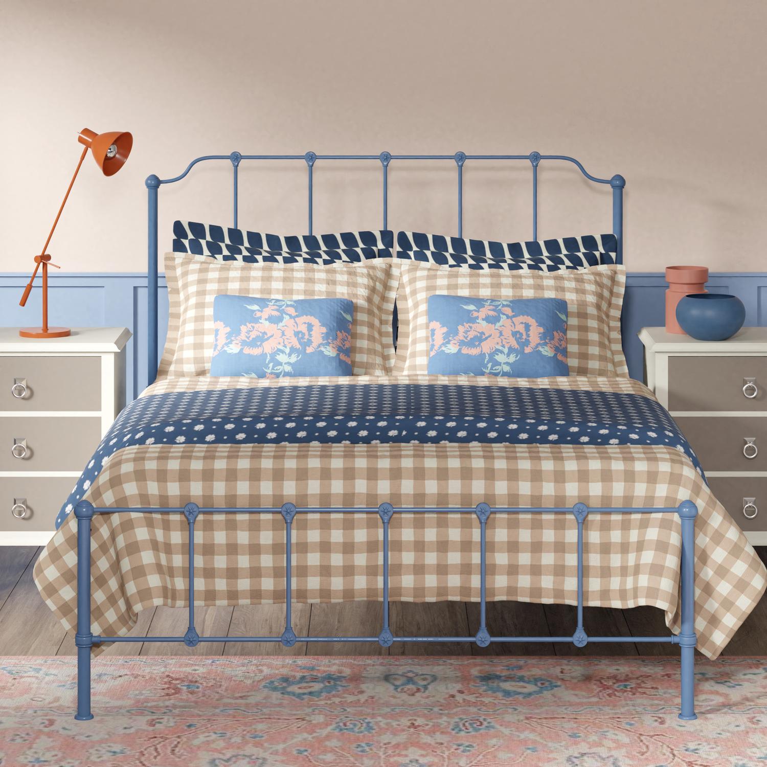 Julia iron bed - Blue and orange bedroom