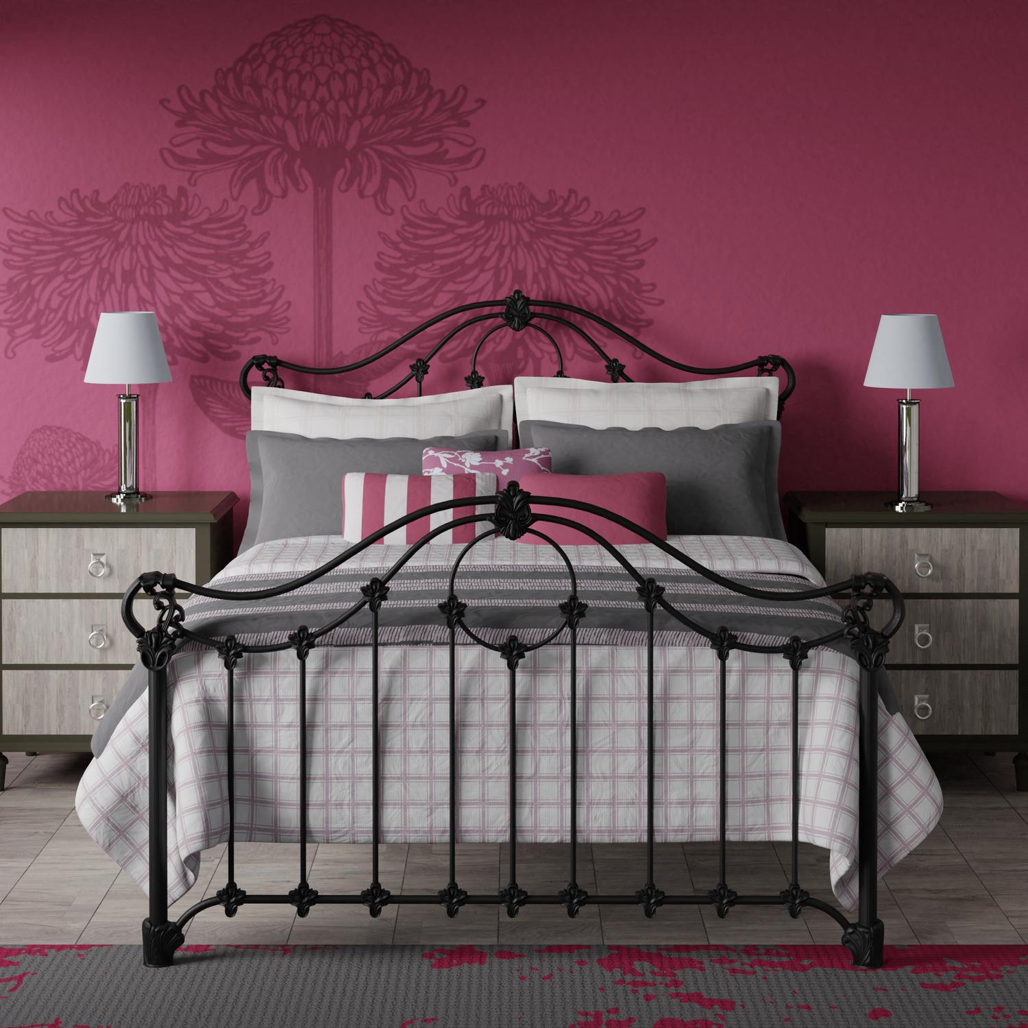 Alva iron bed frame - Image pink grey