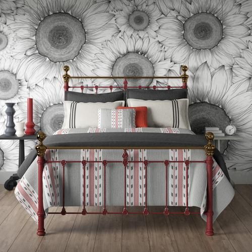 Hamilton low footend iron bed - Image black and white - Thumbnail