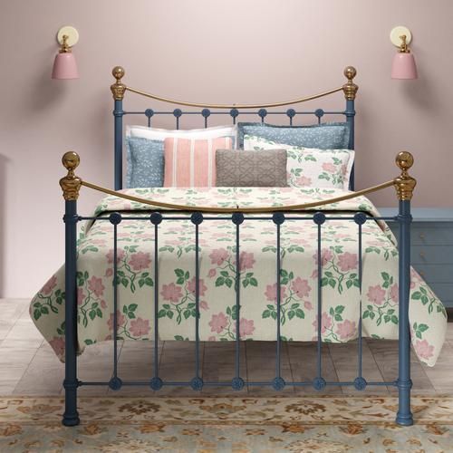 Selkirk iron bed in Blue - Pink and blue bedroom - Thumbnail