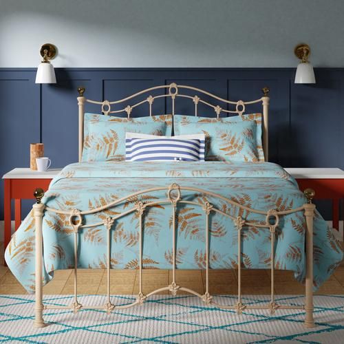 Clarina low footend iron bed - Blue and orange bedroom - Thumbnail