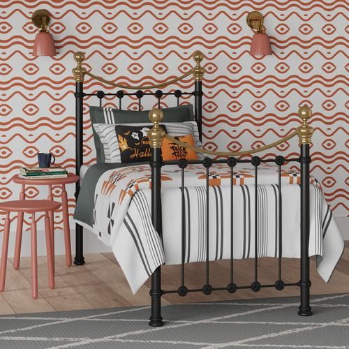 Selkirk iron bed in White - Image halloween - Thumbnail