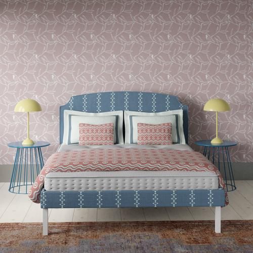 Yoshida upholstered bed - Image blue and pink bedroom - Thumbnail